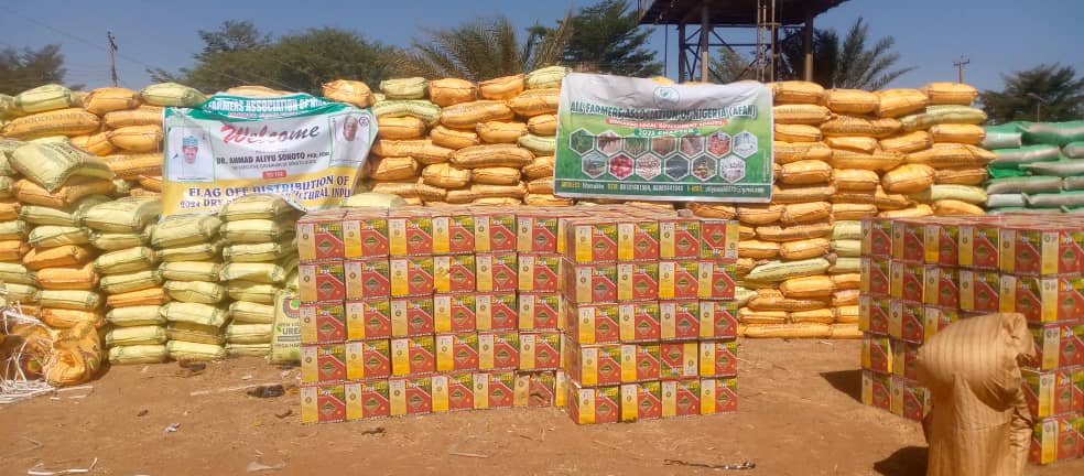 Sokoto Govt Donates 69 Trucks Of Fertilizer To Farmers For Dry Season Farming